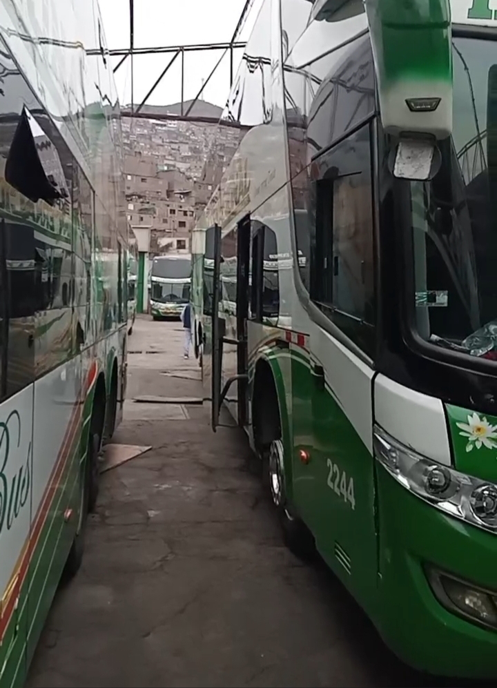 Liquidación de Buses//Mercedes Benz//Volvo y Scania 